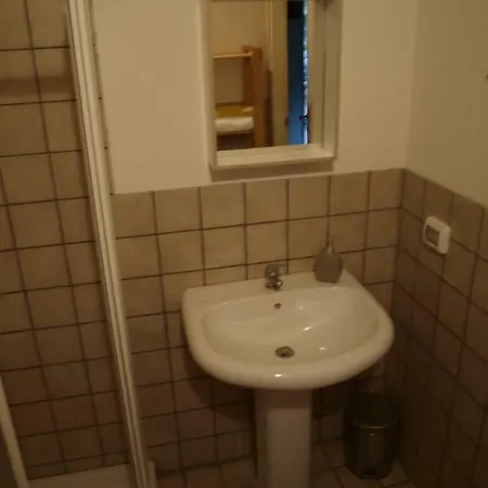 Lantställe Stanza Della Cisterna Fleri